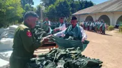 စစ်မှုထမ်းပြီးရင် ရာထူးတိုးပေးမယ်ဆိုတဲ့ စည်းရုံးမှုတွေပါရှိနေ