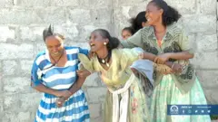 ኣብ ከተማ ዓብይ ዓዲ ብሰምበት 23 ጥቅምቲ 2022 ብዝተፈፀመ ደብዳብ ድሮን ወዳ ዝተቐተላ ኣደ