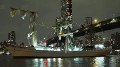 ሓደጋ ዘጋጠማ መርከብ