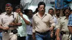 பிரதீப் ஷர்மா, என்கவுன்டர் ஸ்பெஷலிஸ்ட், மும்பை.