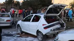 در دو انفجاری که در مراسم چهارمین سالگرد قاسم سلیمانی در شهر کرمان رخ داد و داعش مسئولیت آن را برعهده گرفت، بیش از ۹۰ نفر کشته و ده‌ها نفر مجروح شدند