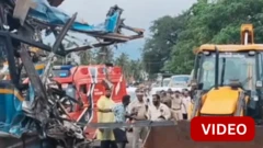 தென்காசியில் பேருந்துகள் மோதல் - உயிர்பிழைத்தவர் கூறியது என்ன?