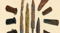 ਪੁਰਾਣੇ ਮਿਲੇ ਔਜਾਰ