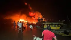విశాఖ హార్బర్‌లో అగ్ని ప్రమాదం