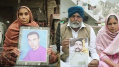 ਹਰਪ੍ਰੀਤ ਸਿੰਘ ਦੇ ਮਾਤਾ (ਖੱਬੇ), ਅਮ੍ਰਿਤਪਾਲ ਸਿੰਘ ਪੁੱਤਰ ਜੁਗਰਾਜ ਸਿੰਘ (ਸੱਜੇ)