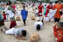 Lễ tảo mộ của cộng đồng Chăm Bàni trong tháng Ramuwan, ảnh chụp ngày 27/2/2025