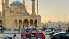 Masjiida Mohaammad Al-Amiin fuuldura namoonni kokolaataa keessa jiraatu
