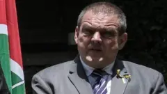 Abaserukira ibihugu vyabo bavuga ko batangajwe n'amajambo y'ivanguraya Dragos Tigau