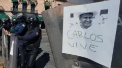 Демонстрация после убийства мэра