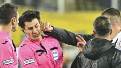Wasit Halil Umut Meler dipukul ketua klub MKE Ankaragucu, Faruk Koca