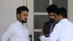 క్రీడా మంత్రి అనురాగ్ ఠాకూర్