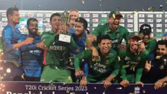 শিরোপা নিয়ে বাংলাদেশের ক্রিকেটারদের উৎসব 