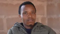 Ezekiel Kitiku yarokotse igitero ca Hamas, yaburiye bagenzi babiri, nabo b'aba nye Tanzania, bose bari mu vyigwa muri Israel.