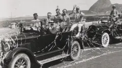 Desfileassociação futebol portocorso na avenida Beira Mar, no Rio,associação futebol porto1922