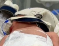 இஸ்ரேல் தாக்குதல்: உயிரிழந்த பச்சிளம் குழந்தை தாய்க்கு அருகேயே அடக்கம் செய்யப்பட்ட அவலம்