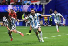 Lionel Messi celebra su gol frente a los egipcios.