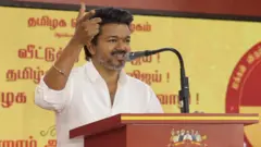 எம்.ஜி.ஆருக்கு மாற்றாக தன்னை முன்னிறுத்துகிறாரா விஜய்?