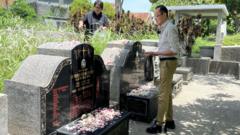 kuburan-kosong-di-pemakaman-umum-kisah-generasi-ketiga-korban-pembantaian-1965-menelusuri-jejak-sejarah