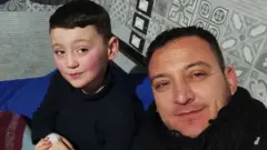 Ismael na mtoto wake Mustafa