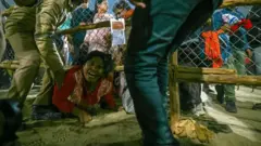 கும்பமேளா : 12 பேர் உயிரிழப்பு