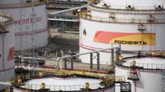 Tanques de armazenamento de petróleo