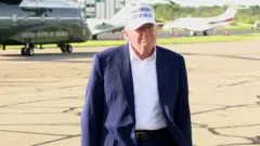 ရုရှားကို ပိတ်ဆို့ အရေးယူမှုတွေ တိုးဖို့ ထရမ့်စဉ်းစား