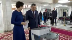 Президент Садыр Жапаров жубайы менен