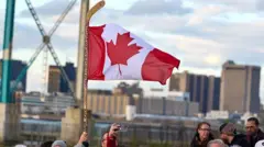 Pessoa ergue bandeira canadense presa num taco de hóquei