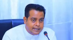 සනත් නිශාන්ත : රාජ්‍ය අමාත්‍යවරයා රිය අනතුරකින් ජිවිතක්ෂයට 