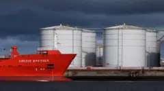 Танкер в нефтяном порту в Мидлсбро