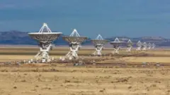 Antenas em área dos Estados Unidos