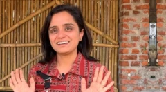 મહિલા