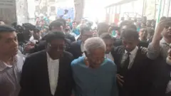 ড. ইউনূস