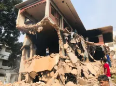 ধানমন্ডি ৩২ নম্বরের বাড়িটি এখন ধ্বংসস্তূপ