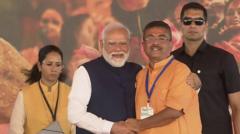 மேற்கு வங்கத்தில் முதன் முறையாக பாஜக ஆட்சி - முதல்வராக சுவேந்து அதிகாரி பதவியேற்பு