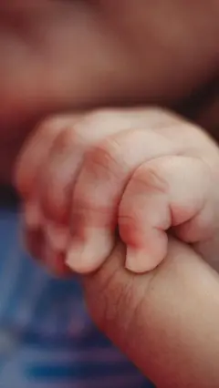 ऐसे दुर्लभ मेड‍िकल केस को 'हेटेरोपैटर्नल सुपरफ़ेकंडेशन' कहा जाता है