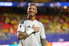 O goleiro Eloy Room em campo