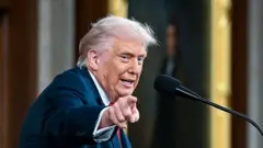 डोनाल्ड ट्रंप