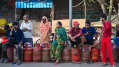 मध्य पूर्वेत सुरू असलेल्या संघर्षाचा भारताच्या अर्थव्यवस्थेवर मोठा परिणाम होण्याची शक्यता आहे. 