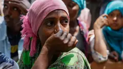 ቀደም ባለው ጊዜ በኦሮሞ ነጻነት ሠራዊት የሚፈጸሙ ጥቃቶችን በመሸሽ ከወለጋ ተፈናቅለው አማራ ክልል ሐይቅ ከተማ ውስጥ በተፈናቃዮች ማዕከል ውስጥ የሚገኙ 