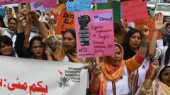 پاکستان میں کم از کم اجرت