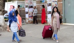 প্রতিবছর ঈদের ছুটিতে বাড়ি ফিরতে অসংখ্য মানুষ ঢাকা ছাড়েন (ফাইল ছবি)