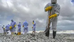  இலங்கை கடற்படை வீரர்கள் பணியாற்றினர்.