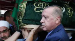 Erdogan ayaa ka qayb galay aaska Mahmut Ustaosmanoğlu