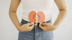 किडनीचे आरोग्य उत्तम ठेवण्यासाठी किती पाणी प्यायला हवं?