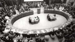 बेल्ग्रेडमा सम्पन्न पहिलो शिखर सम्मेलन