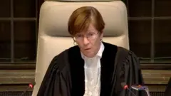 La jueza Joan Donohue