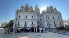 Українські посли у Лаврі: мета – зробити "український Ватикан"