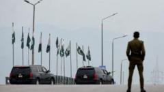 பாகிஸ்தான் உள்ளிட்ட நாடுகள் மத்தியஸ்தத்தில் உலக வல்லரசுகளை விஞ்சியது எப்படி?