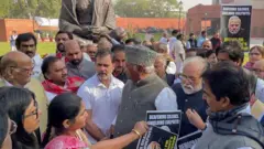 எம்.பி.க்கள் சஸ்பெண்ட்